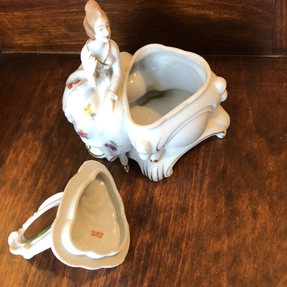 Antique DERMAY Porcelain Bath Dresser Box | Powder Box - Picture 6 of 13